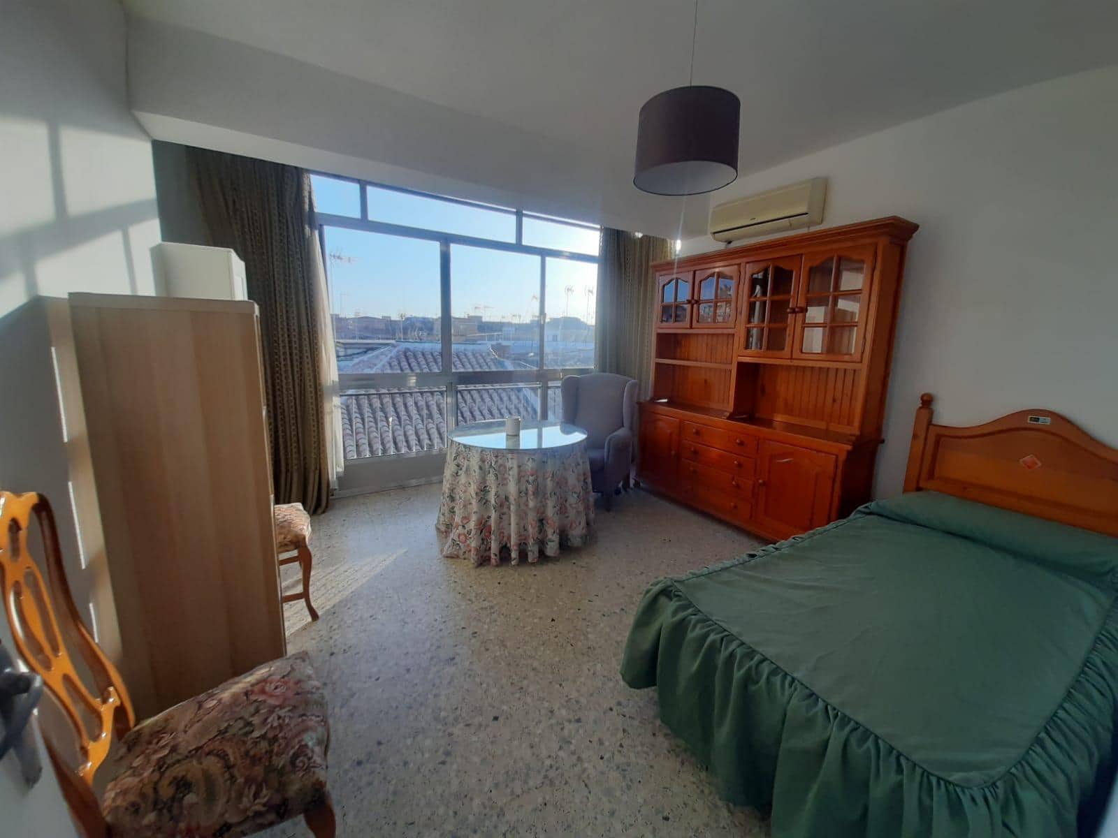 Piso de 3 habitaciones en Granada ciudad en alquiler - 950 € (Ref: 9497273)