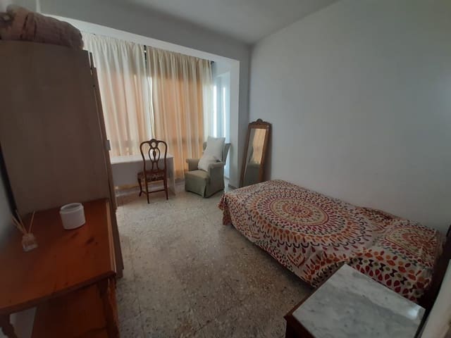 Piso de 3 habitaciones en Centro - Sagrario, Granada ciudad en alquiler - 950 € (Ref: 9497273)