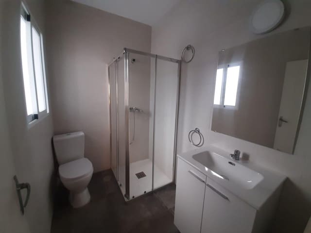 Piso de 3 habitaciones en Centro - Sagrario, Granada ciudad en alquiler - 950 € (Ref: 9497273)