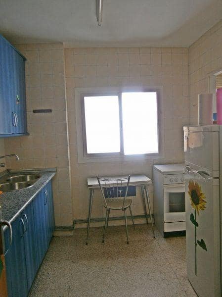 Piso de 4 habitaciones en Granada ciudad en alquiler - 1.150 € (Ref: 9497274)