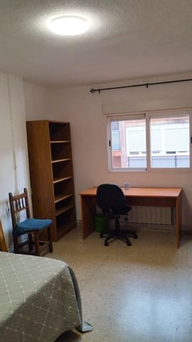 Piso de 4 habitaciones en Camino de Ronda - Rosaleda, Granada ciudad en alquiler - 1.150 € (Ref: 9497274)