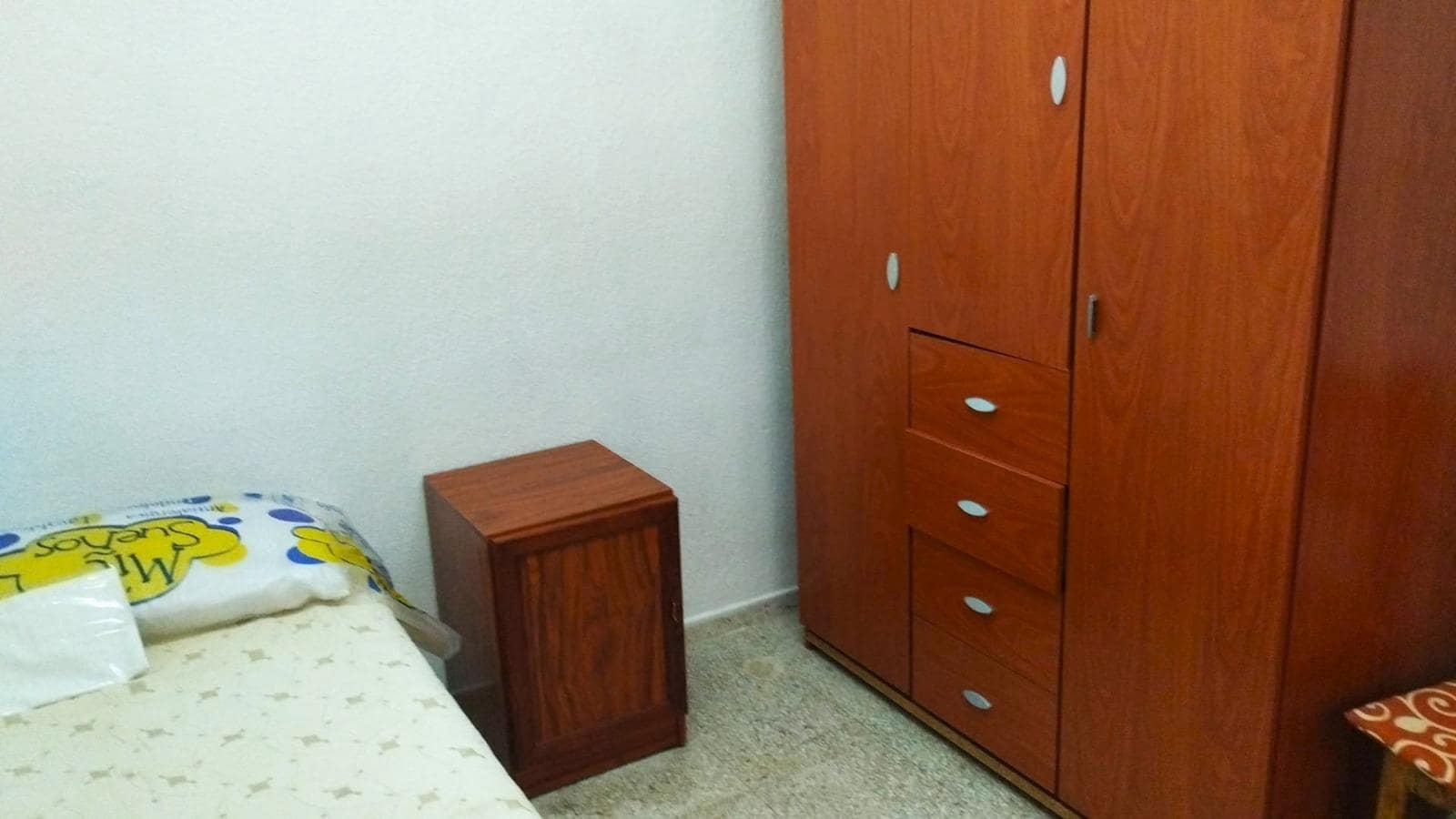 Piso de 4 habitaciones en Granada ciudad en alquiler - 1.150 € (Ref: 9497274)