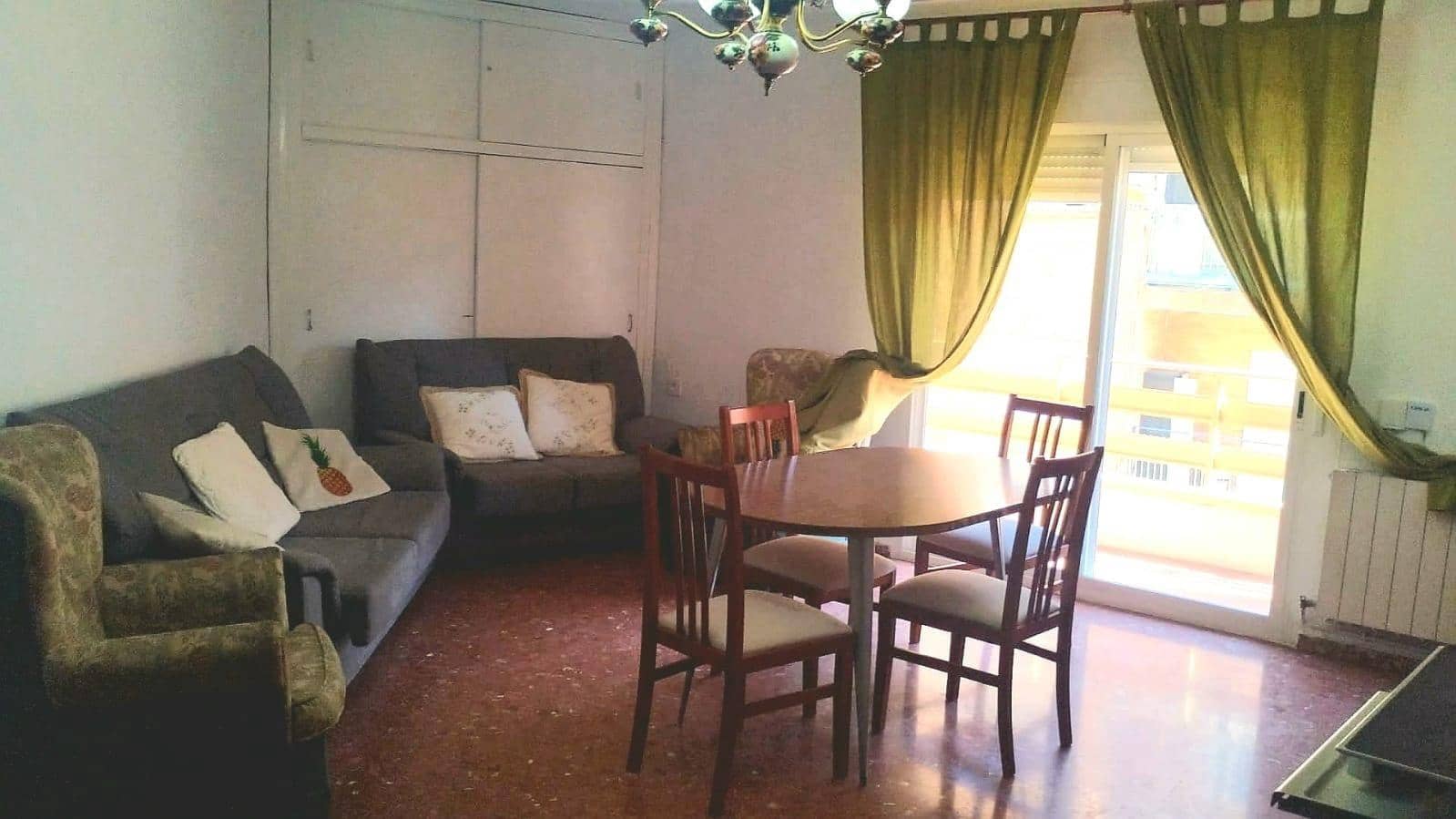 Piso de 4 habitaciones en Granada ciudad en alquiler - 1.150 € (Ref: 9497274)