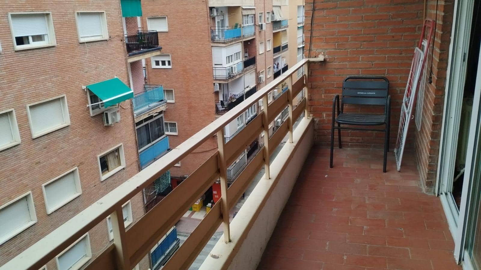 Piso de 4 habitaciones en Granada ciudad en alquiler - 1.150 € (Ref: 9497274)