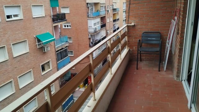 Piso de 4 habitaciones en Camino de Ronda - Rosaleda, Granada ciudad en alquiler - 1.150 € (Ref: 9497274)