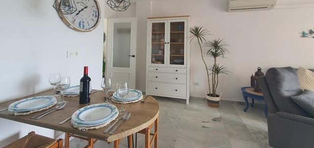 Piso de 2 habitaciones en Salobreña en alquiler - 600 € (Ref: 9497275)