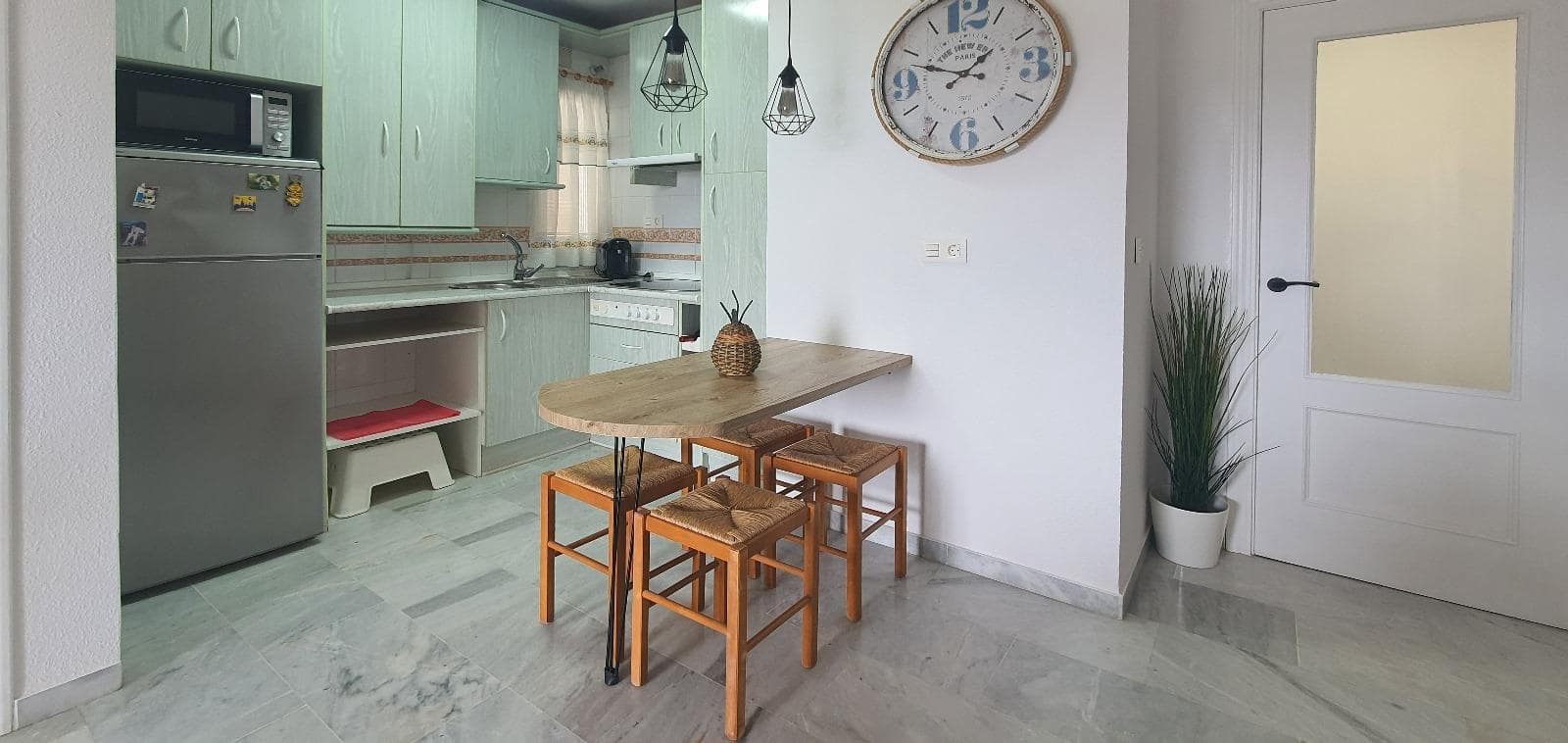 Piso de 2 habitaciones en Salobreña en alquiler - 600 € (Ref: 9497275)