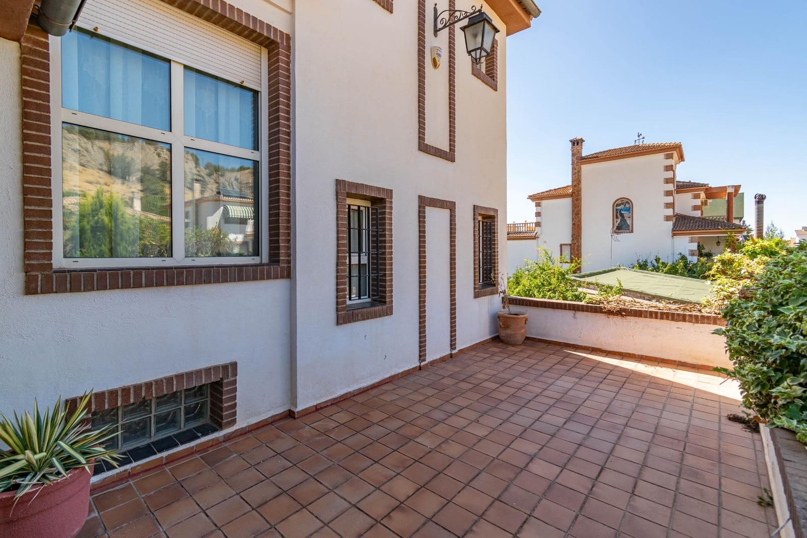 6 bedroom Villa for sale in Albolote with pool garage - € 475,000 (Ref: 9508916)