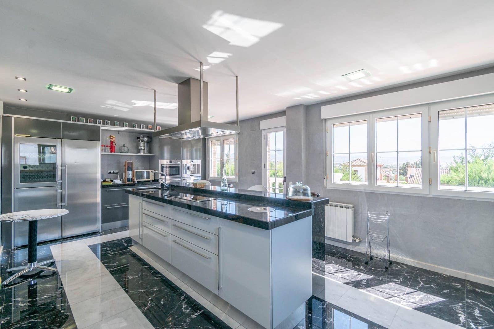 6 bedroom Villa for sale in Albolote with pool garage - € 475,000 (Ref: 9508916)