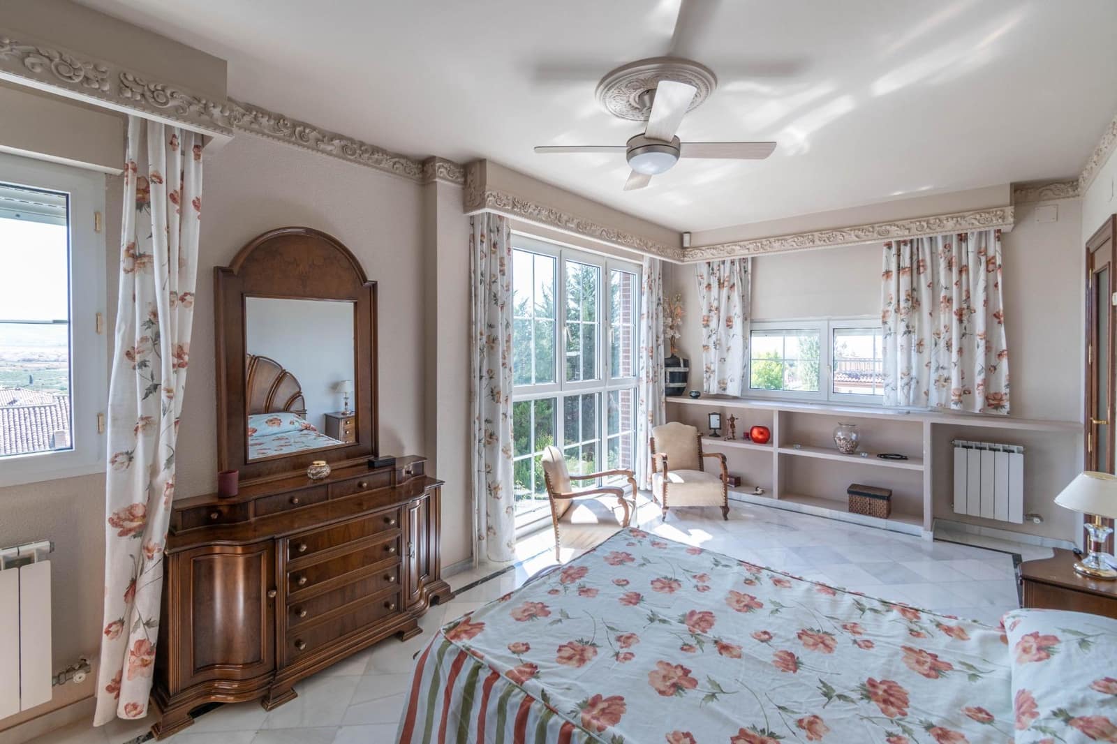 6 bedroom Villa for sale in Albolote with pool garage - € 475,000 (Ref: 9508916)