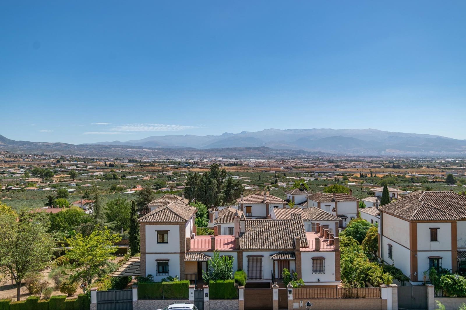 6 bedroom Villa for sale in Albolote with pool garage - € 475,000 (Ref: 9508916)