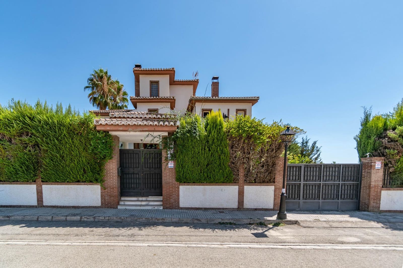 6 bedroom Villa for sale in Albolote with pool garage - € 475,000 (Ref: 9508916)