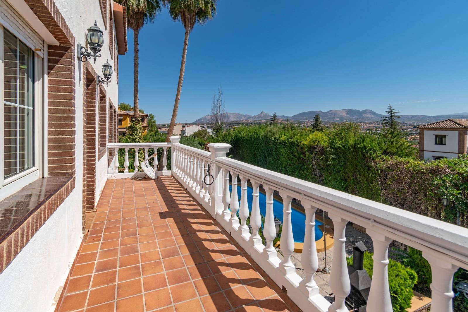 6 bedroom Villa for sale in Albolote with pool garage - € 475,000 (Ref: 9508916)