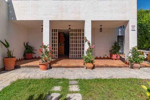 6 bedroom Villa for sale in Albolote with pool garage - € 475,000 (Ref: 9508916)