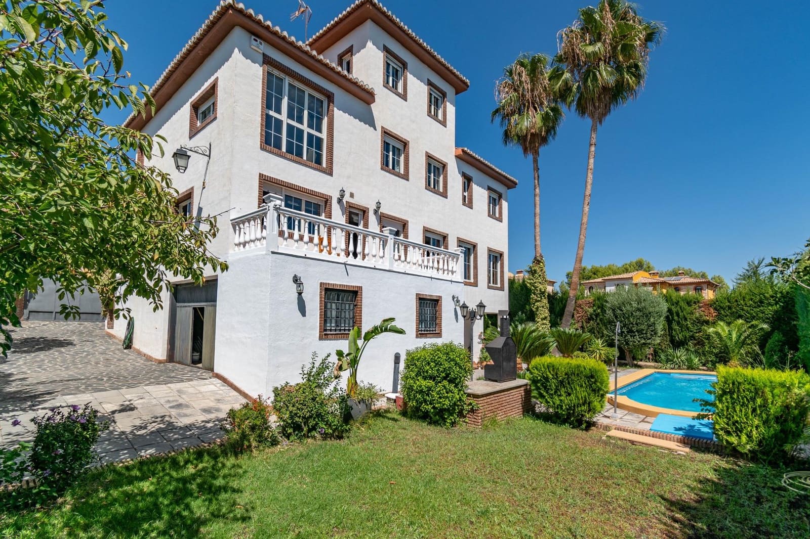 6 bedroom Villa for sale in Albolote with pool garage - € 475,000 (Ref: 9508916)