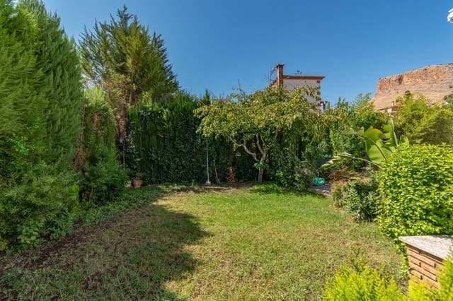 6 bedroom Villa for sale in Albolote with pool garage - € 475,000 (Ref: 9508916)