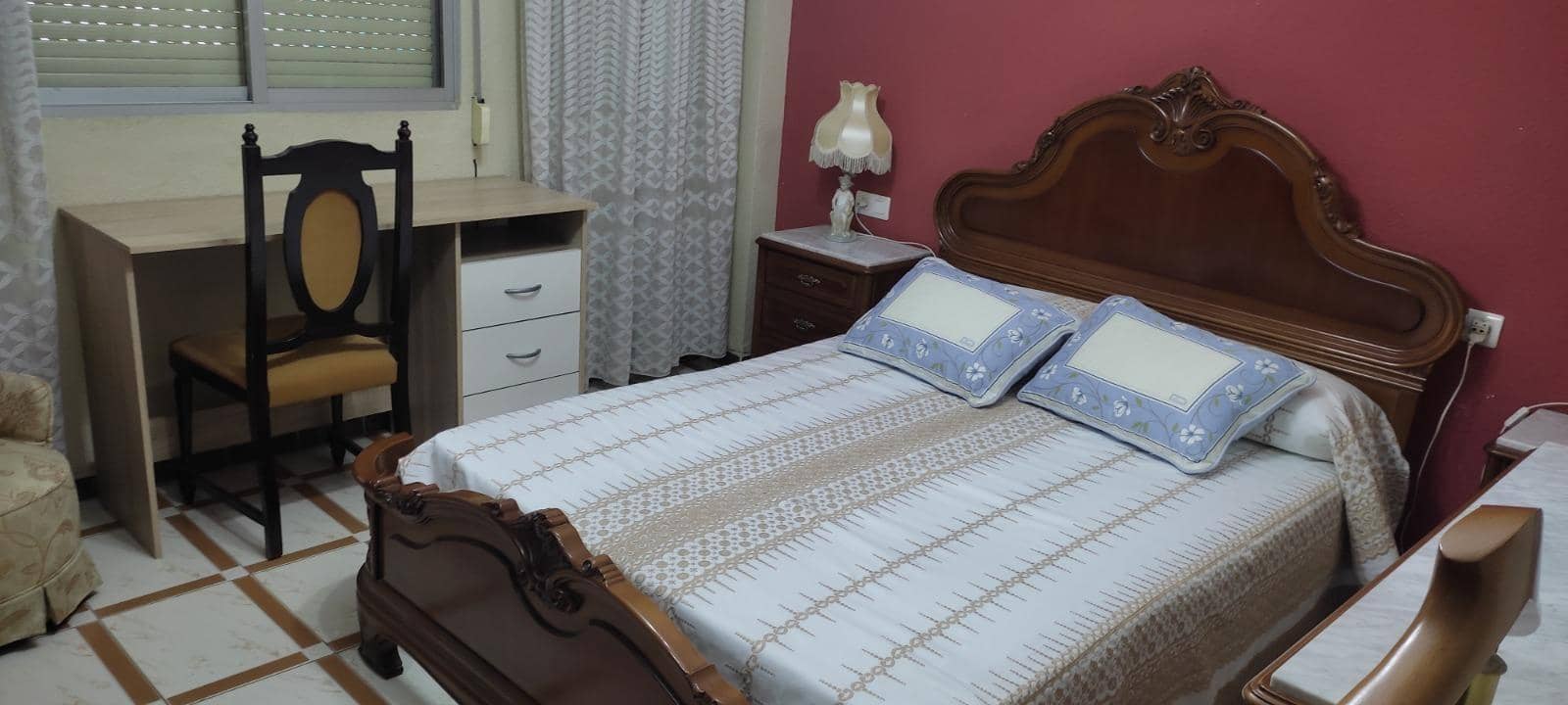 3 bedroom Flat for rent in Granada city - € 850 (Ref: 9513445)