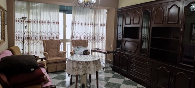 3 bedroom Flat for rent in Camino de Ronda - Rosaleda, Granada city - € 850 (Ref: 9513445)