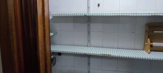 3 bedroom Flat for rent in Camino de Ronda - Rosaleda, Granada city - € 850 (Ref: 9513445)