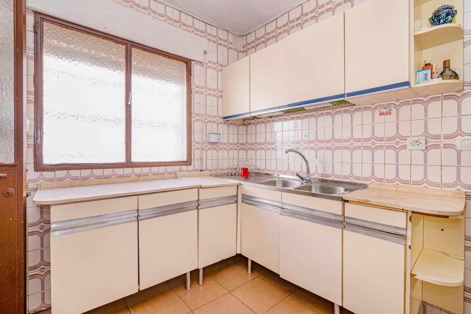 5 makuuhuone Rivitalo myytävänä paikassa La Zubia mukana uima-altaan 
autotalli - 205 000 € (Ref: 9513447)