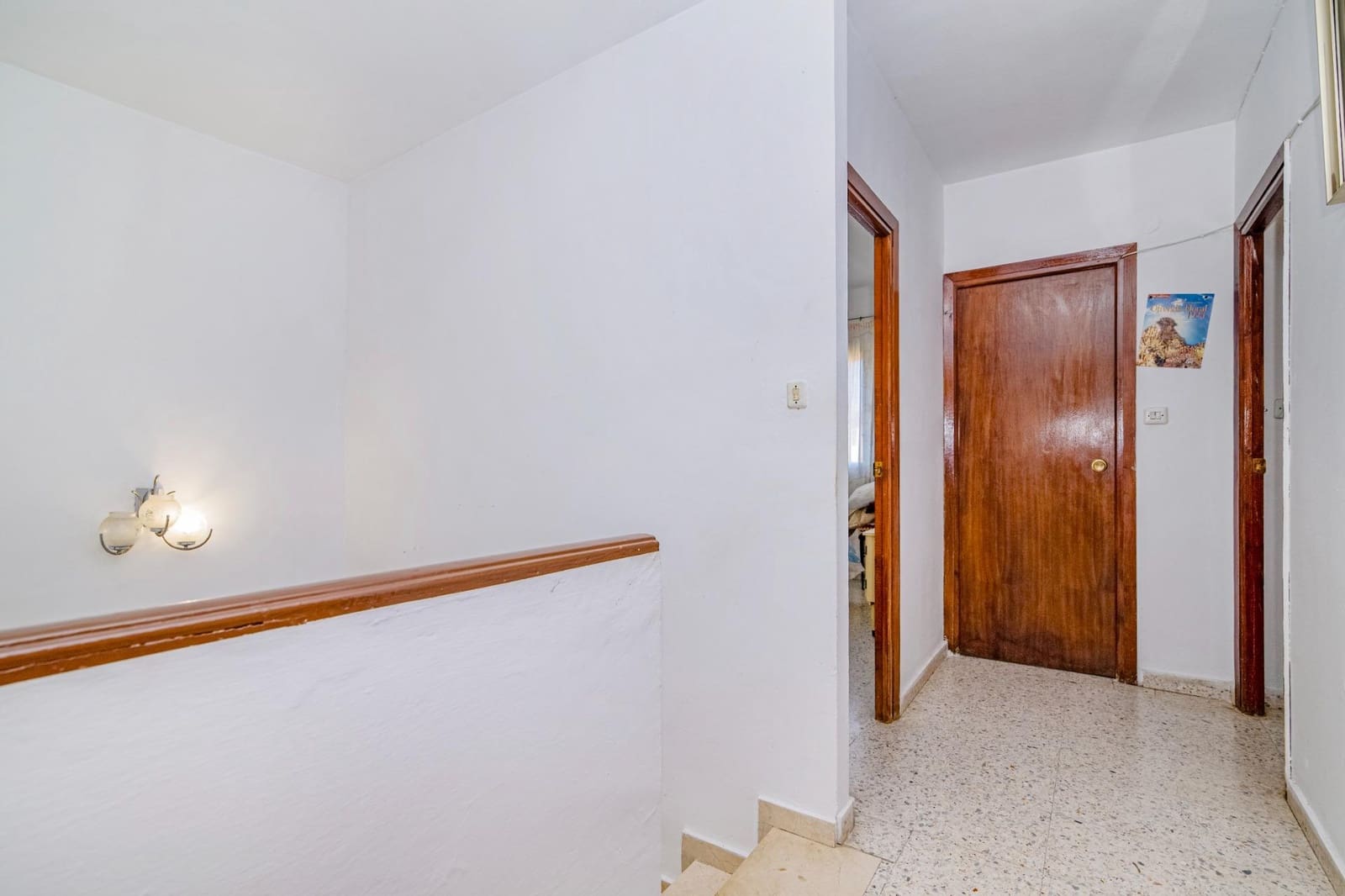 5 makuuhuone Rivitalo myytävänä paikassa La Zubia mukana uima-altaan 
autotalli - 205 000 € (Ref: 9513447)