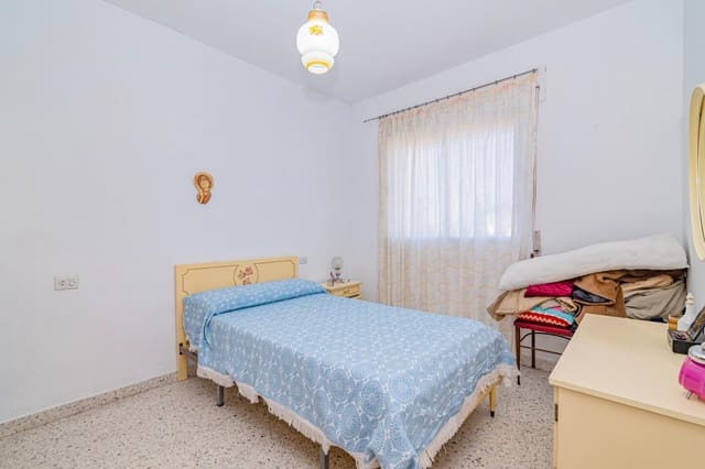 5 makuuhuone Rivitalo myytävänä paikassa La Zubia mukana uima-altaan 
autotalli - 205 000 € (Ref: 9513447)