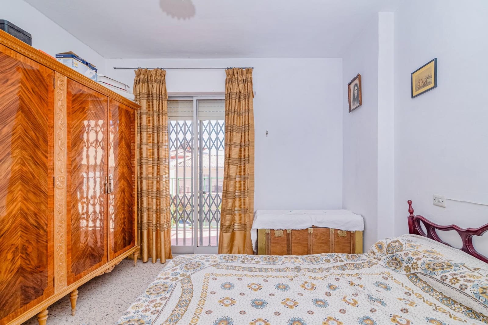 5 makuuhuone Rivitalo myytävänä paikassa La Zubia mukana uima-altaan 
autotalli - 205 000 € (Ref: 9513447)