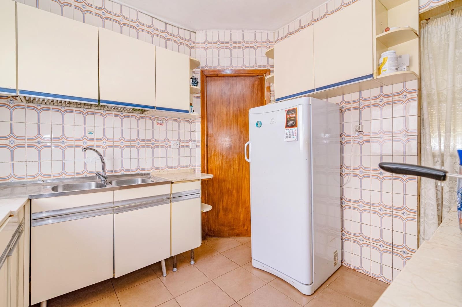 5 makuuhuone Rivitalo myytävänä paikassa La Zubia mukana uima-altaan 
autotalli - 205 000 € (Ref: 9513447)