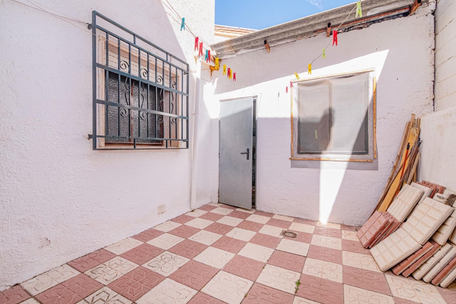 5 makuuhuone Rivitalo myytävänä paikassa La Zubia mukana uima-altaan 
autotalli - 205 000 € (Ref: 9513447)