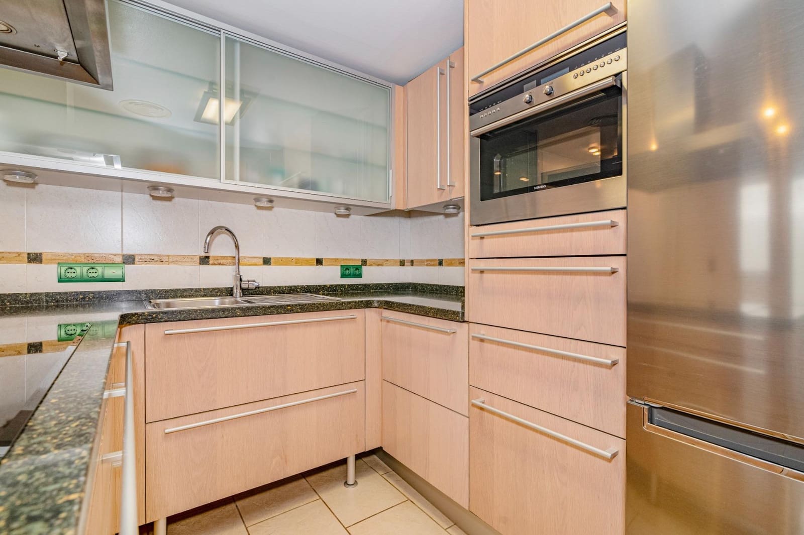 3 makuuhuone Huoneisto myytävänä paikassa Granada kaupunki mukana 
autotalli - 395 000 € (Ref: 9527744)