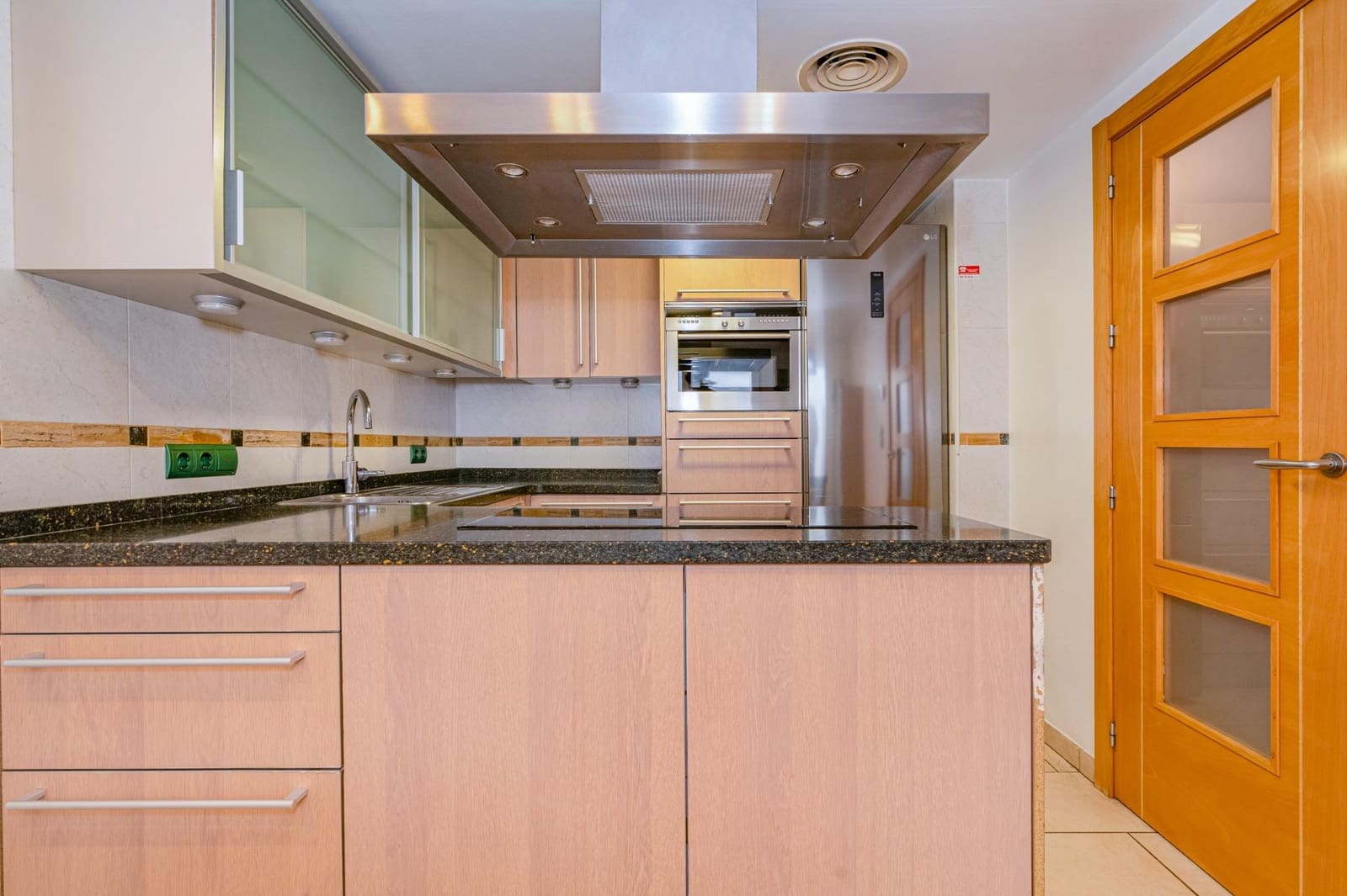 3 makuuhuone Huoneisto myytävänä paikassa Granada kaupunki mukana 
autotalli - 395 000 € (Ref: 9527744)