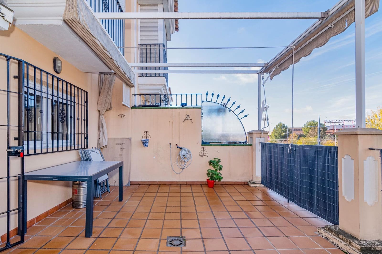 3 makuuhuone Huoneisto myytävänä paikassa Granada kaupunki mukana 
autotalli - 395 000 € (Ref: 9527744)