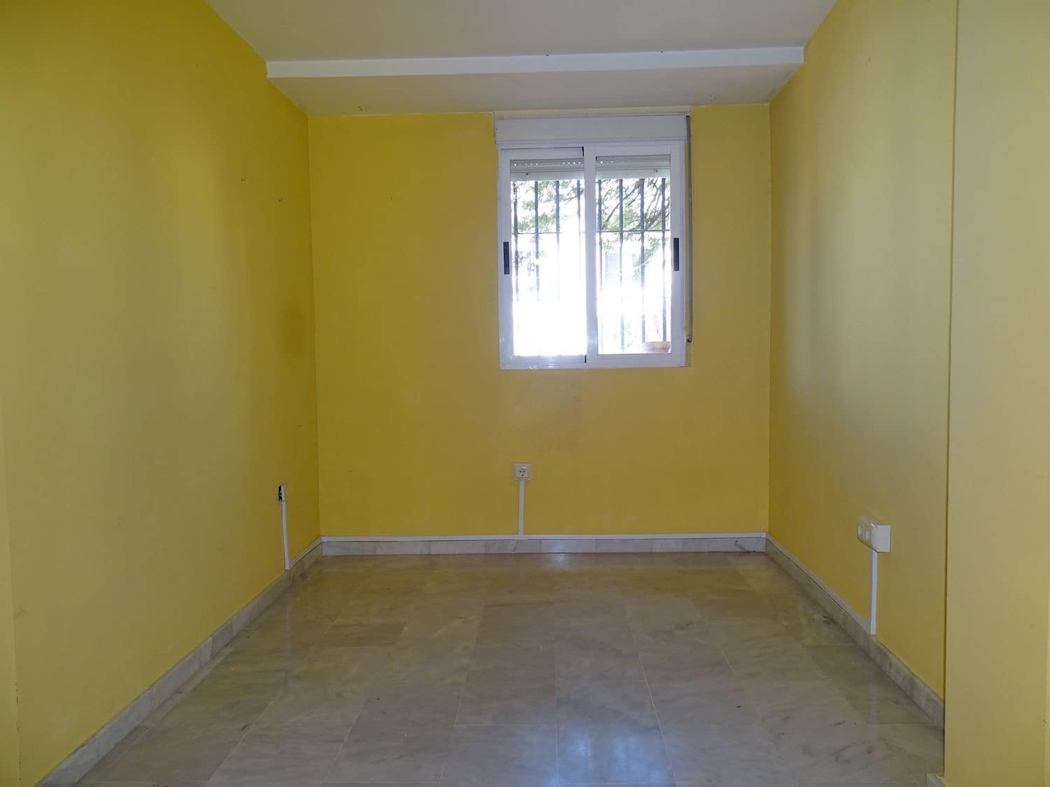 4 Zimmer Wohnung zu verkaufen in Granada Stadt mit Garage - 245.000 € (Ref: 9533801)