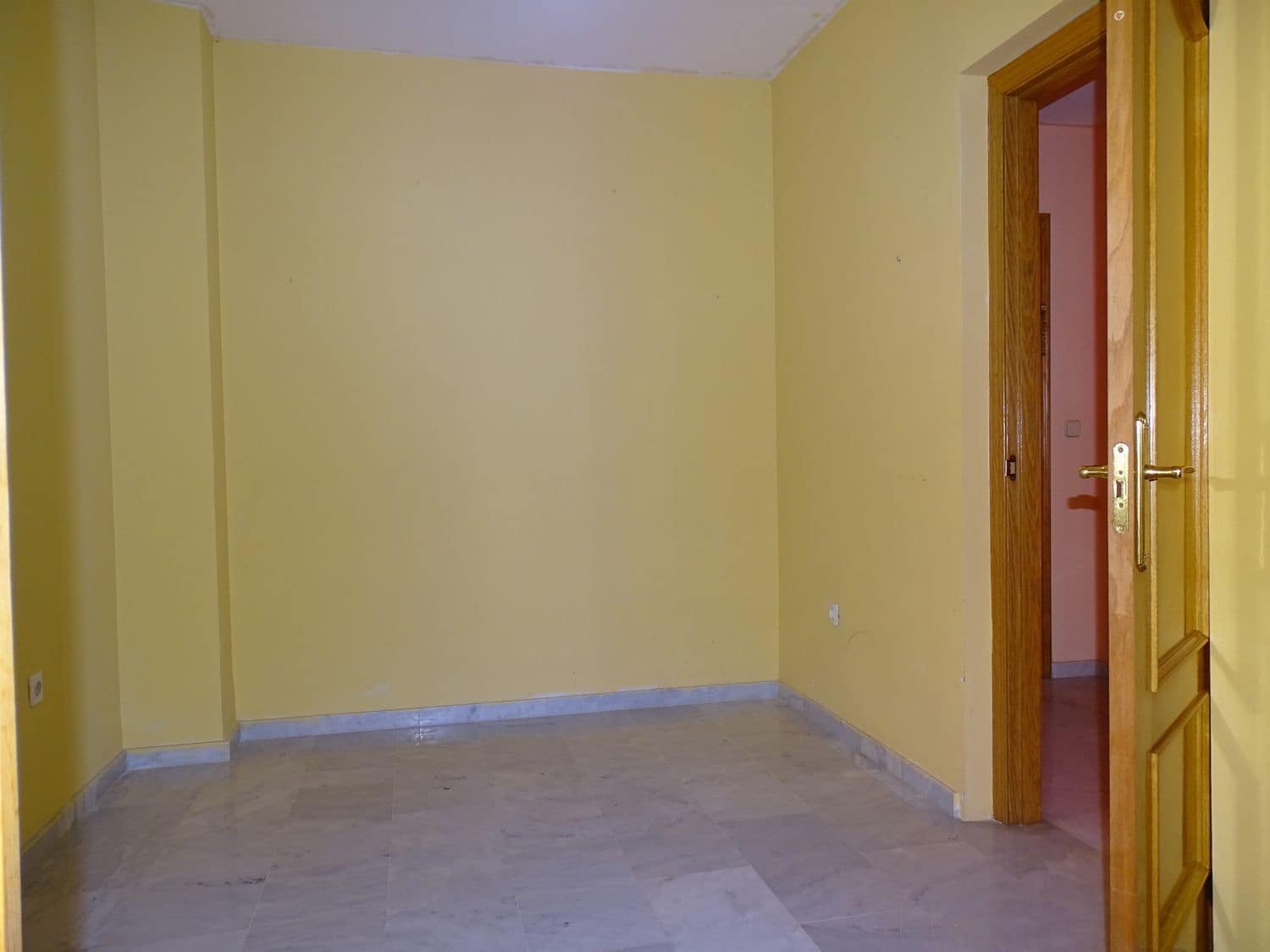 4 Zimmer Wohnung zu verkaufen in Granada Stadt mit Garage - 245.000 € (Ref: 9533801)