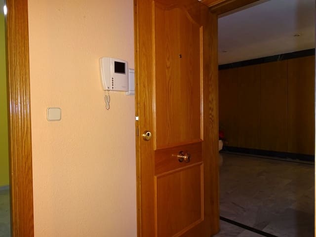 4 camera da letto Appartamento in vendita in Bola de Oro - Serrallo, Granada città con garage - 245.000 € (Rif: 9533801)