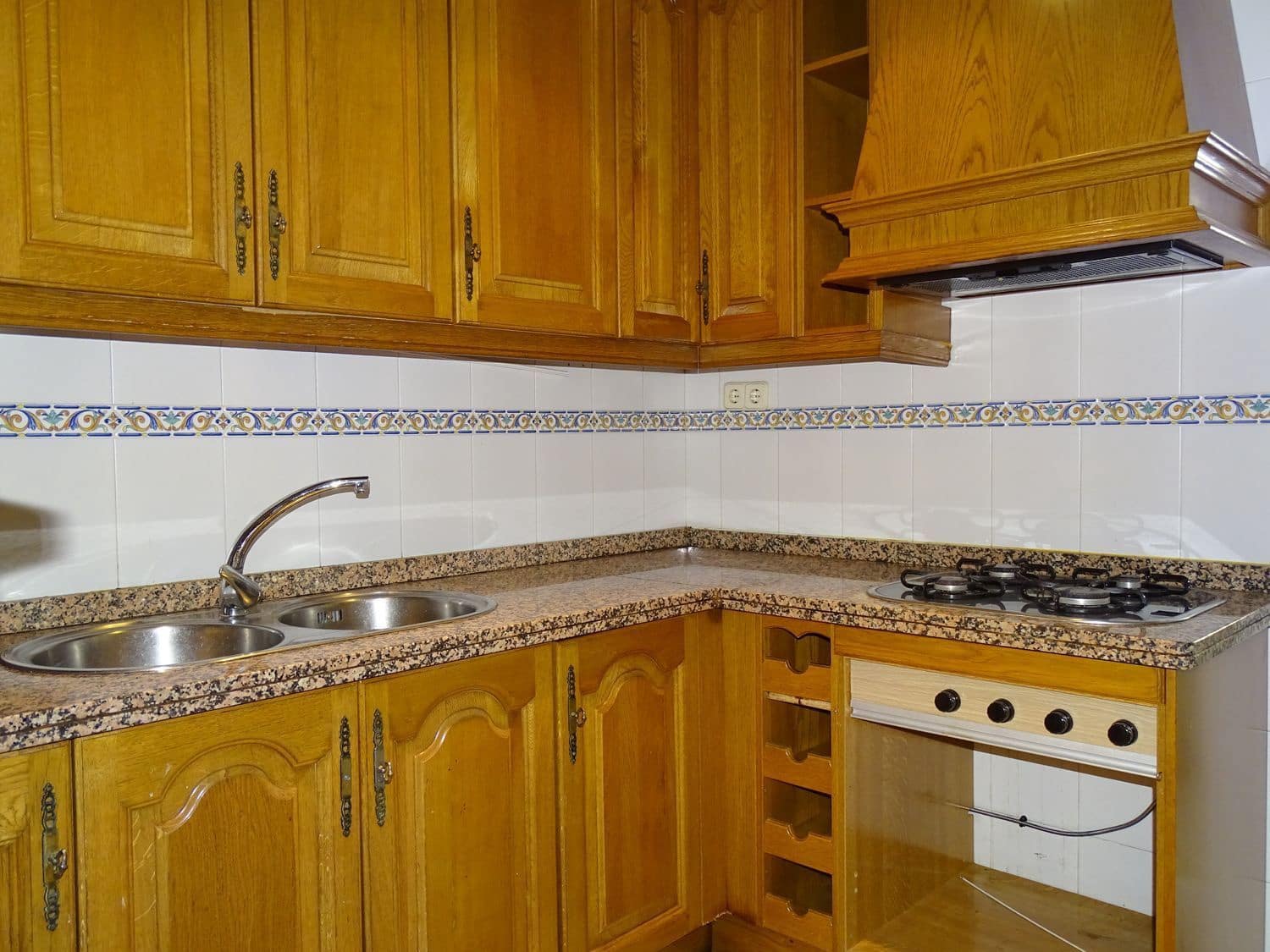 4 Zimmer Wohnung zu verkaufen in Granada Stadt mit Garage - 245.000 € (Ref: 9533801)