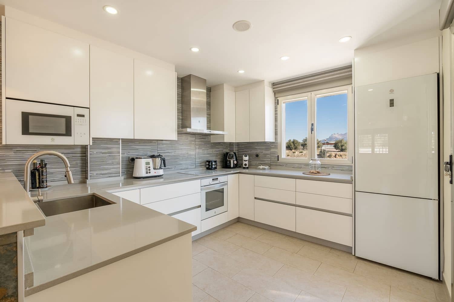 3 quarto Moradia para venda em Atarfe com piscina - 349 900 € (Ref: 9533802)