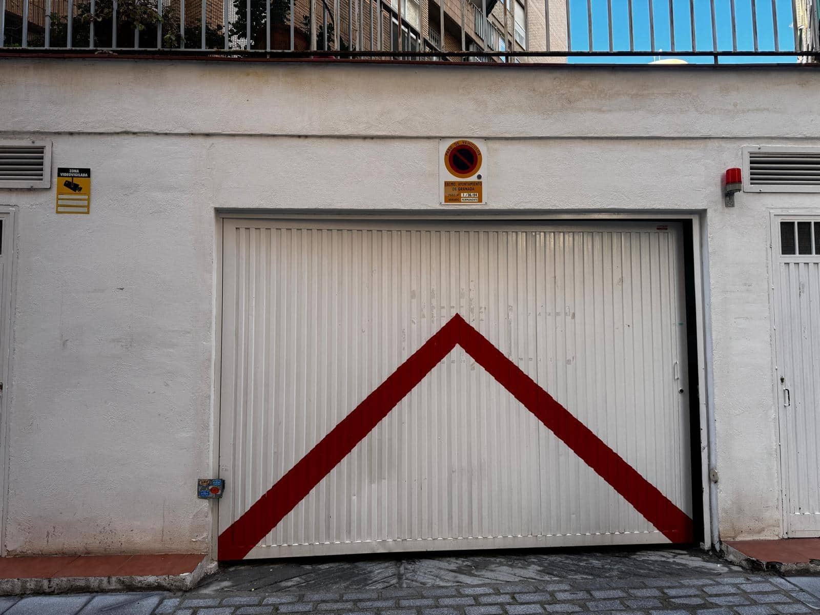 Garage te huur in Granada stad - € 100 (Ref: 9535973)