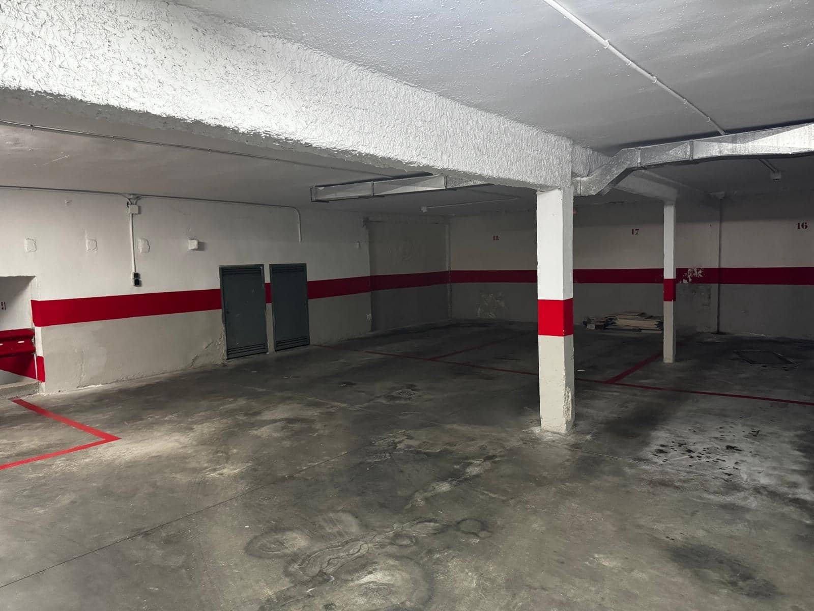 Garage te huur in Granada stad - € 100 (Ref: 9535973)