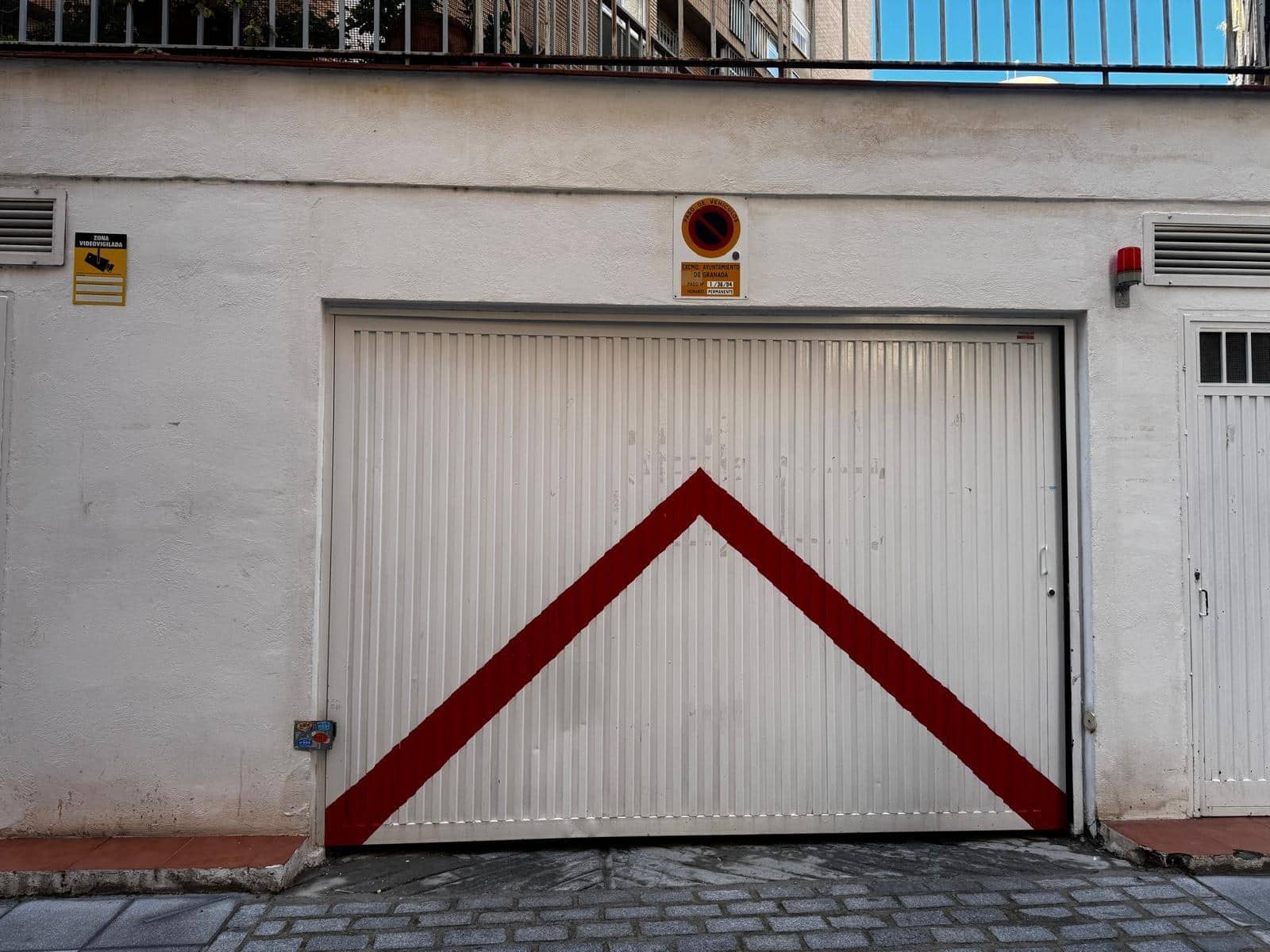 Garage te huur in Granada stad - € 100 (Ref: 9535973)