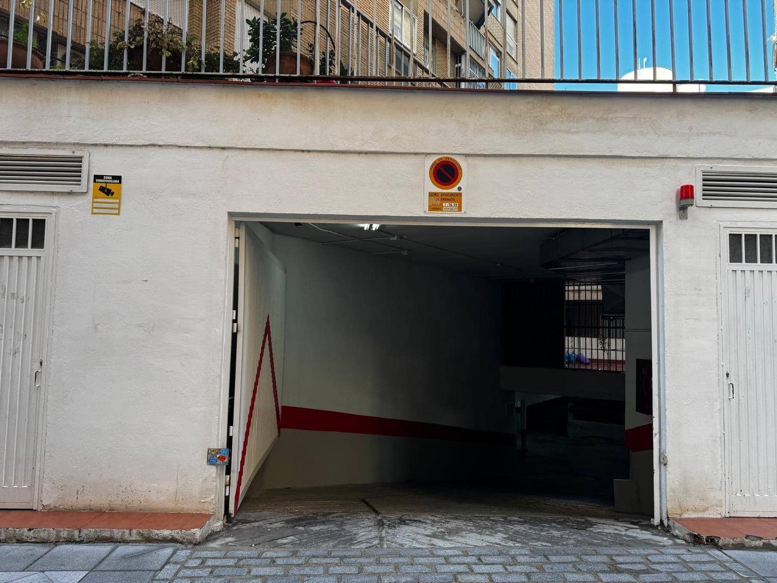 Garage te huur in Granada stad - € 100 (Ref: 9535973)