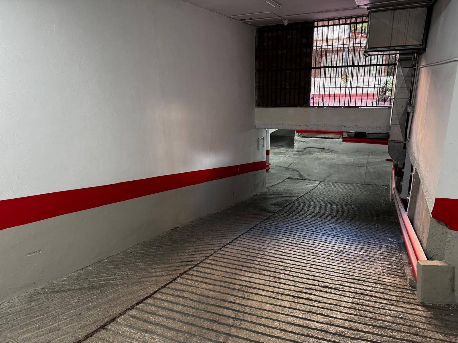 Garage te huur in Granada stad - € 100 (Ref: 9535973)