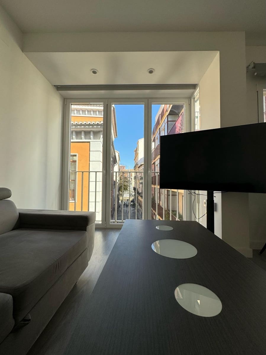 1 soverom Leilighet til leie i Granada by - € 900 (Ref: 9543706)