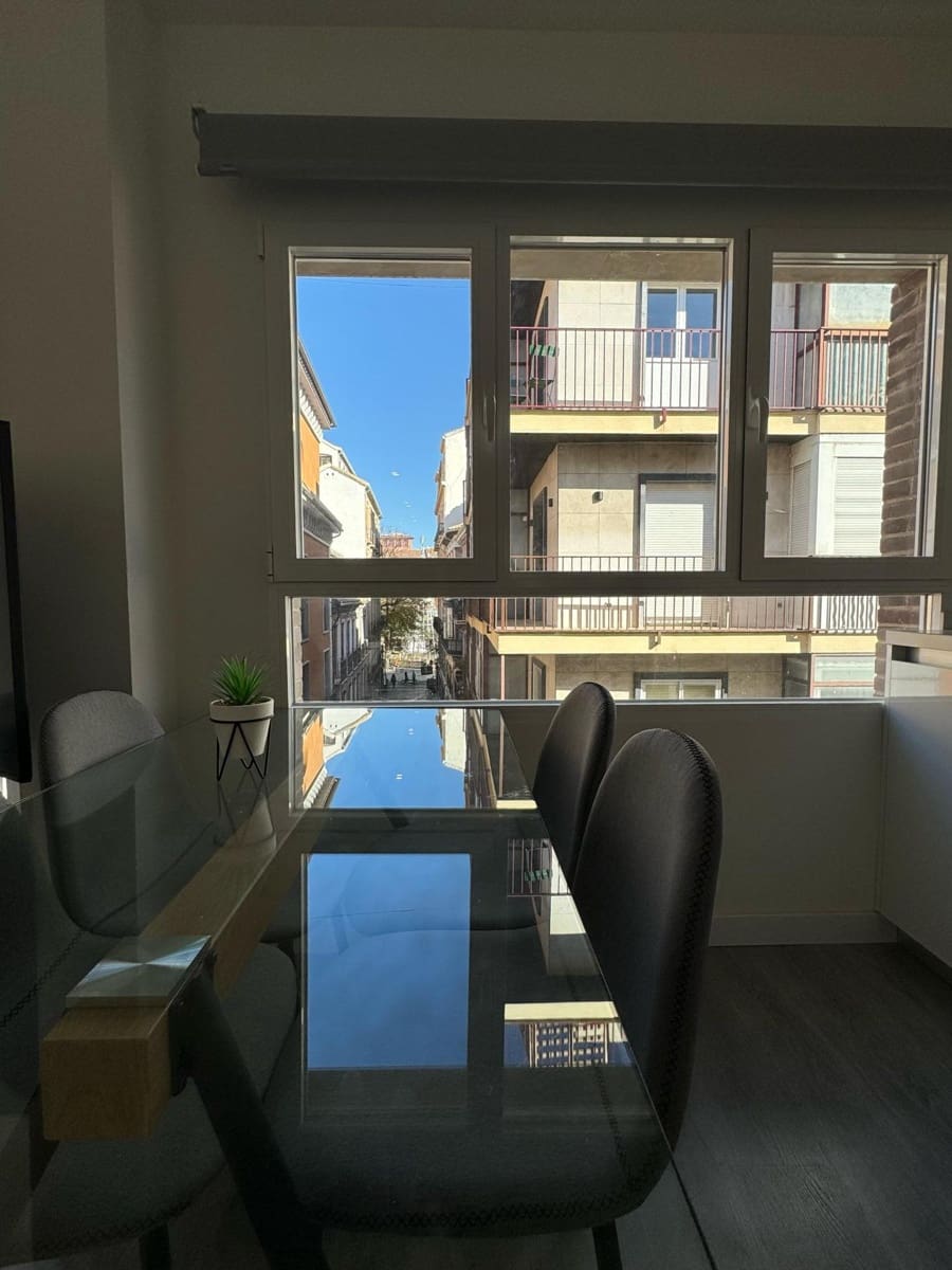 1 soverom Leilighet til leie i Granada by - € 900 (Ref: 9543706)