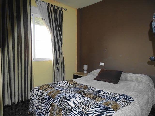 3 Zimmer Reihenhaus zu verkaufen in Peligros mit Garage - 195.000 € (Ref: 9548272)