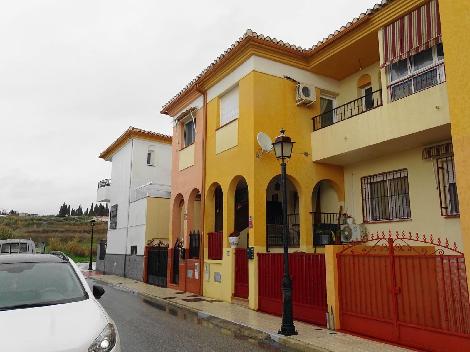 3 Zimmer Reihenhaus zu verkaufen in Peligros mit Garage - 195.000 € (Ref: 9548272)