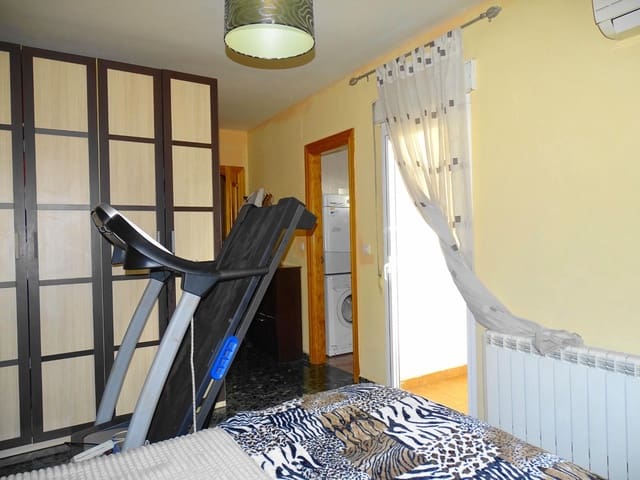 3 Zimmer Reihenhaus zu verkaufen in Peligros mit Garage - 195.000 € (Ref: 9548272)