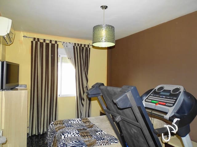 3 Zimmer Reihenhaus zu verkaufen in Peligros mit Garage - 195.000 € (Ref: 9548272)