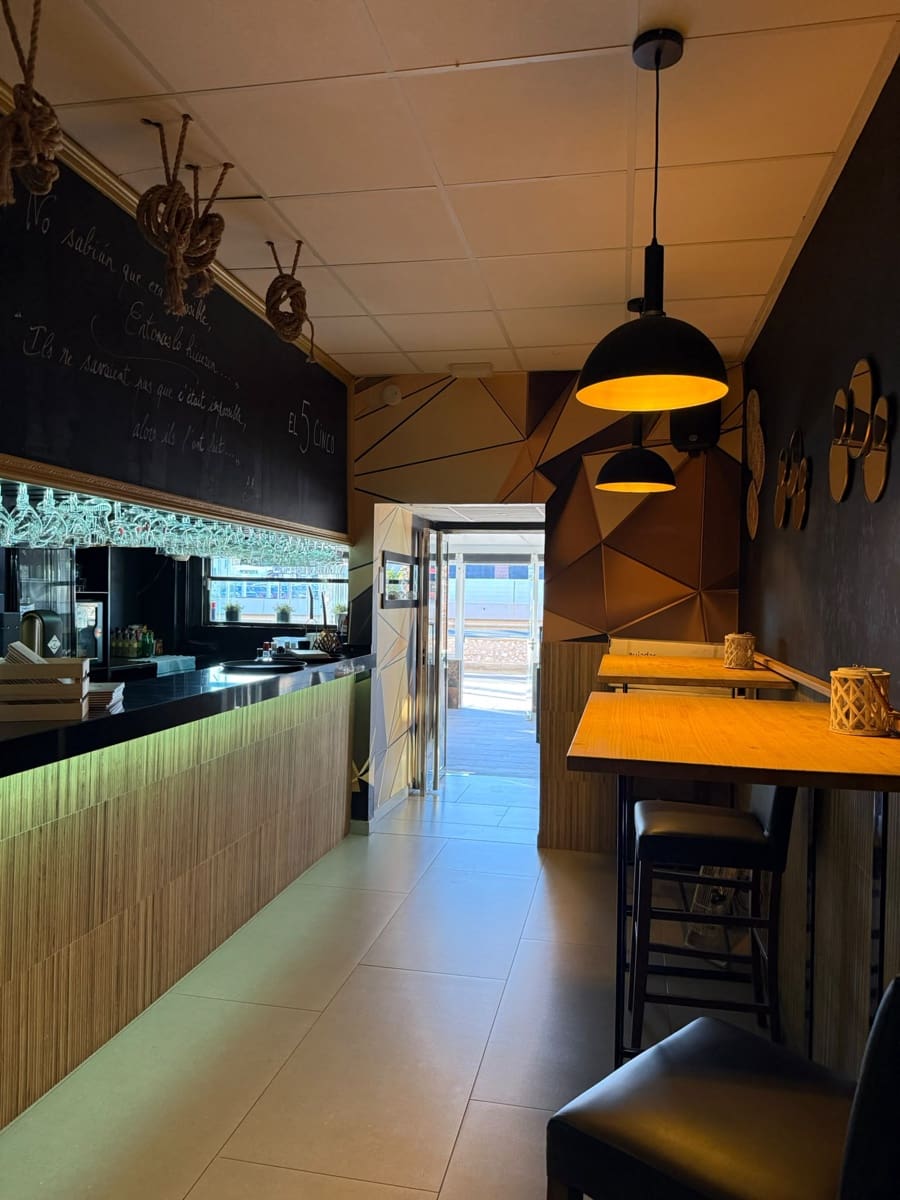 Ristorante/Bar in vendita in Cabo Roig - 95.000 € (Rif: 10037657)