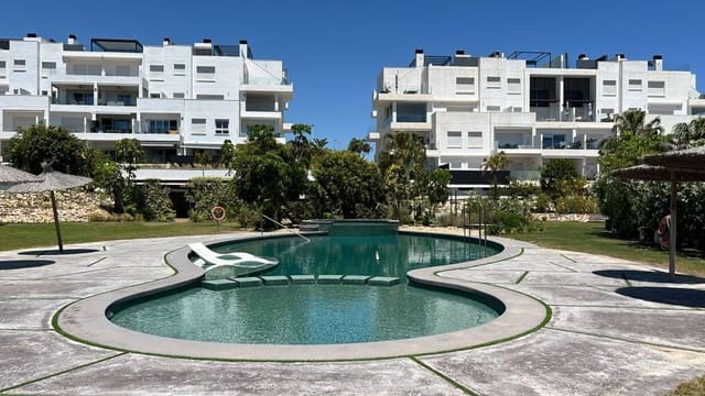 2 bedroom Apartment for sale in Torrevieja with pool garage - € 349,995 (Ref: 10098912)